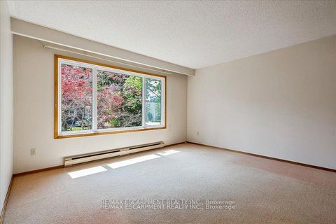 Photo 3 at 49 Head Street, CO Central, Oakville