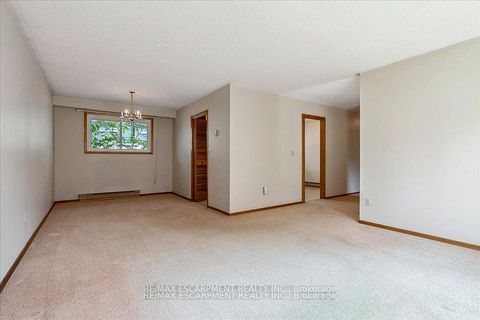 Photo 4 at 49 Head Street, CO Central, Oakville