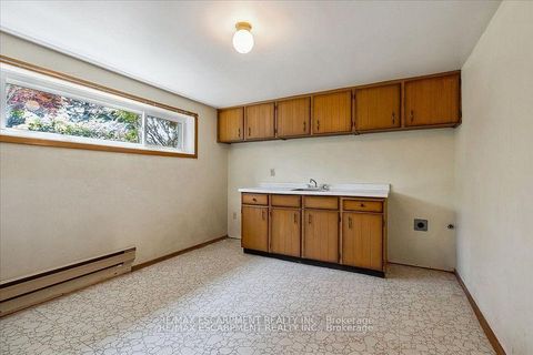 Photo 13 at 49 Head Street, CO Central, Oakville