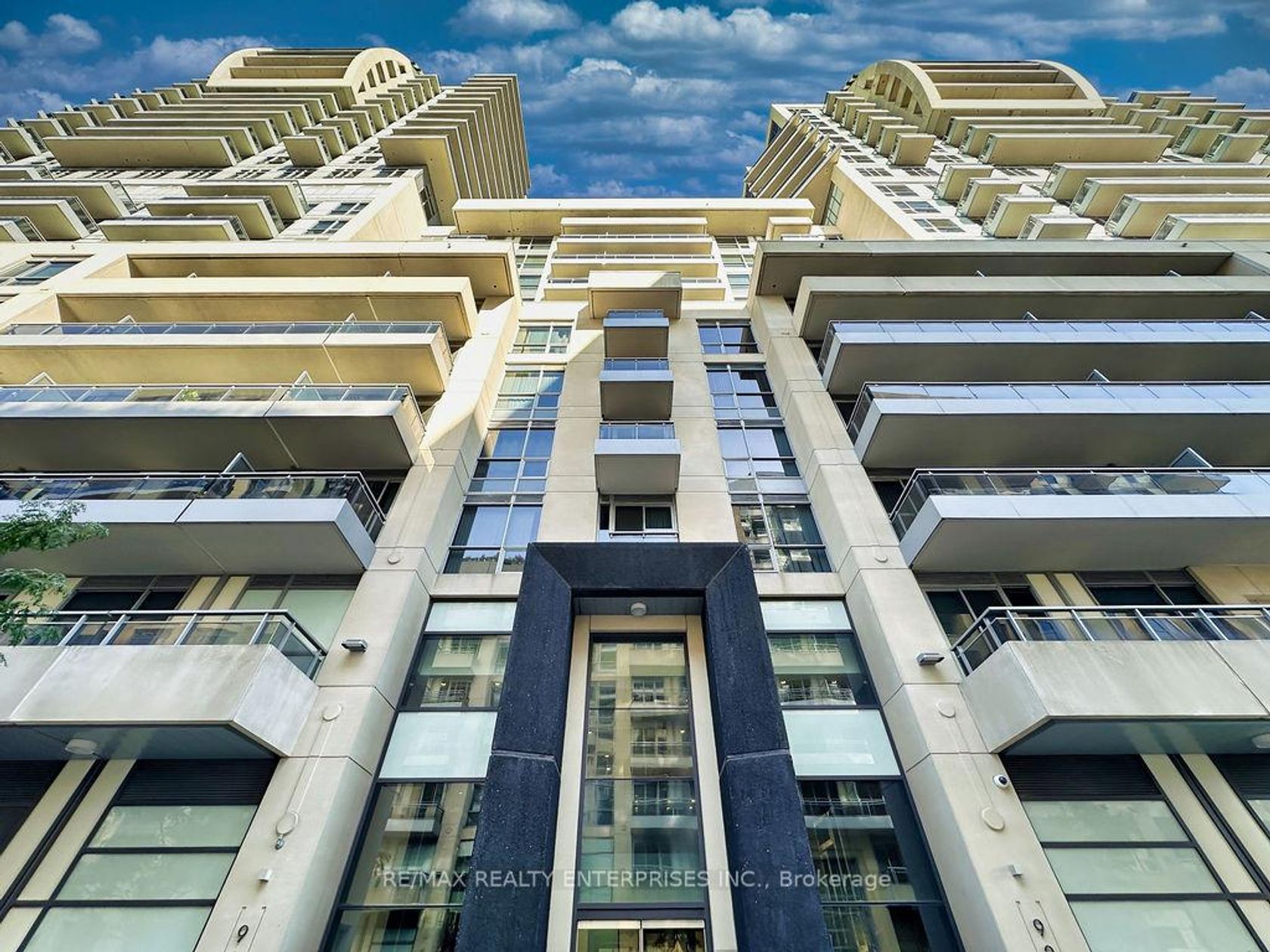 802 - 9205 YONGE Street, Langstaff, Richmond Hill photo number 2