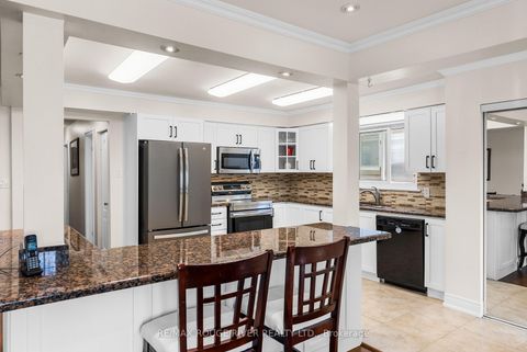 Photo 3 at 22 Tweedrock Crescent, Morningside, Toronto