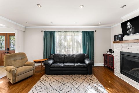Photo 8 at 22 Tweedrock Crescent, Morningside, Toronto