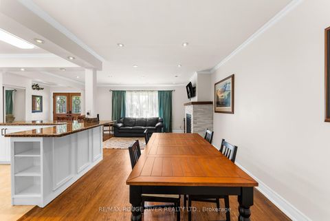Photo 10 at 22 Tweedrock Crescent, Morningside, Toronto
