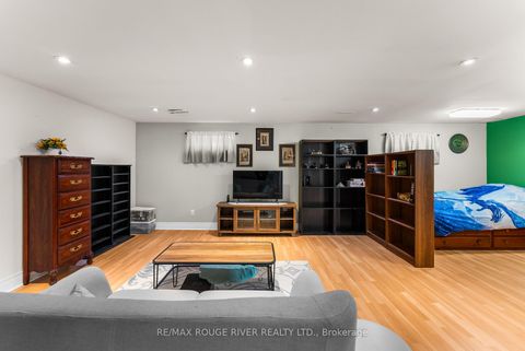 Photo 30 at 22 Tweedrock Crescent, Morningside, Toronto