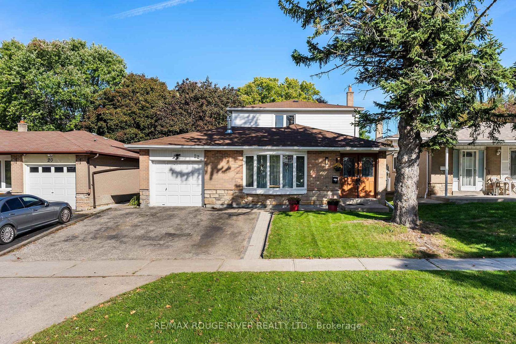 22 Tweedrock Crescent, Morningside, Toronto 