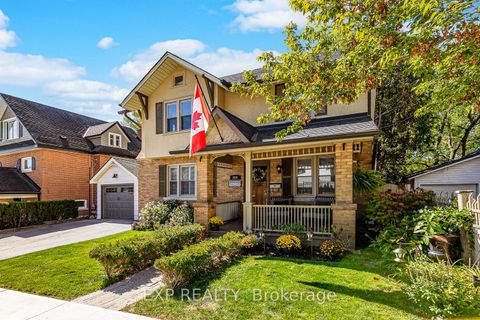 Photo 2 at 208 Lorne Avenue, Central Newmarket, Newmarket