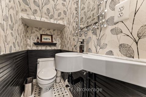 Photo 11 at 208 Lorne Avenue, Central Newmarket, Newmarket