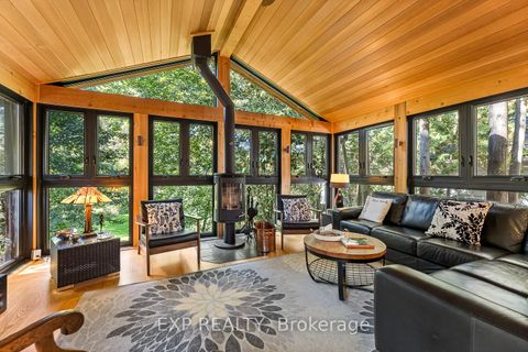 Photo 19 at 208 Lorne Avenue, Central Newmarket, Newmarket