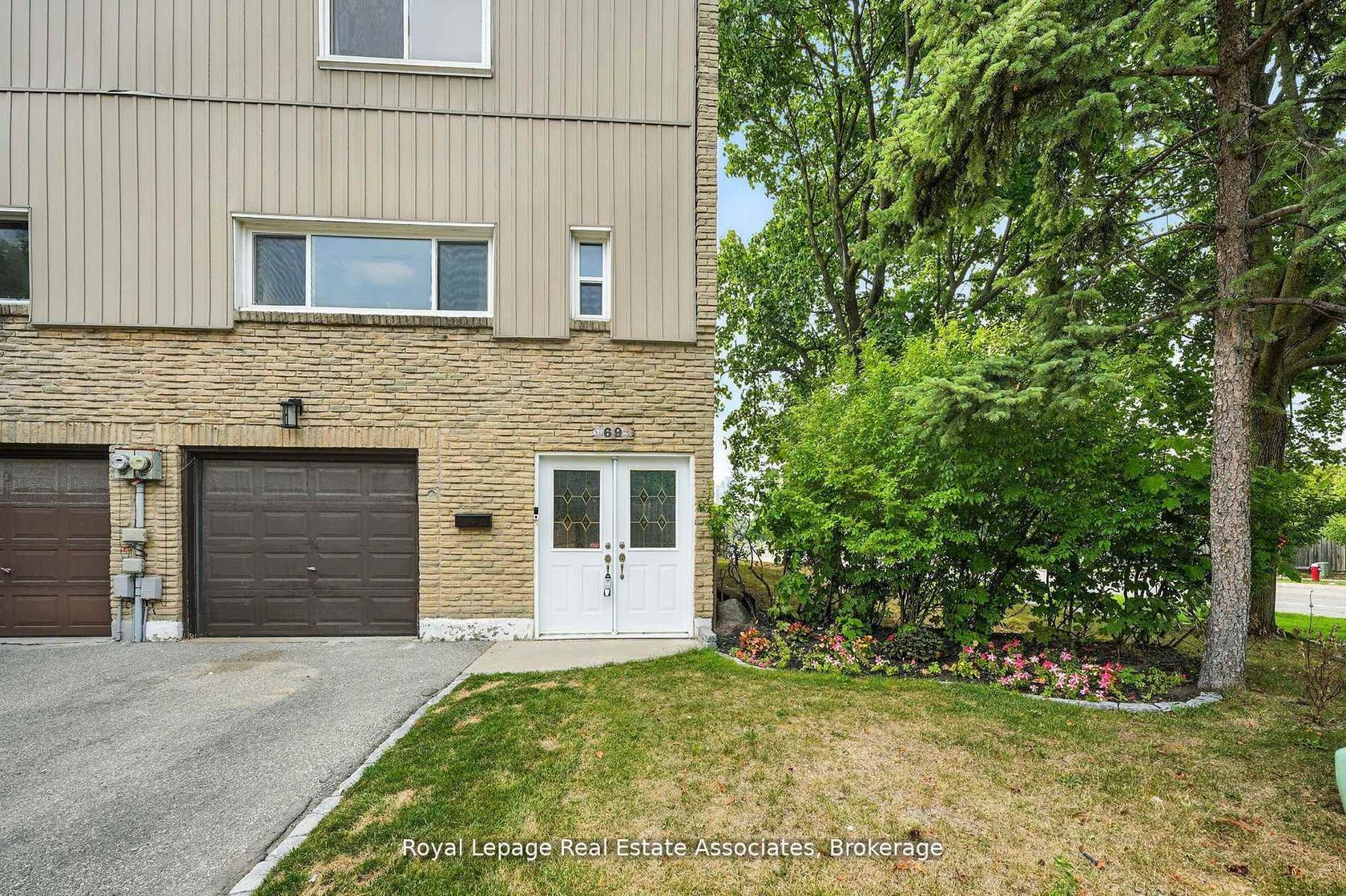 69 - 400 Bloor Street, Mississauga Valleys, Mississauga by Loree Meneguzzi Real Estate 69 - 400 Bloor Street, Mississauga Valleys, Mississauga