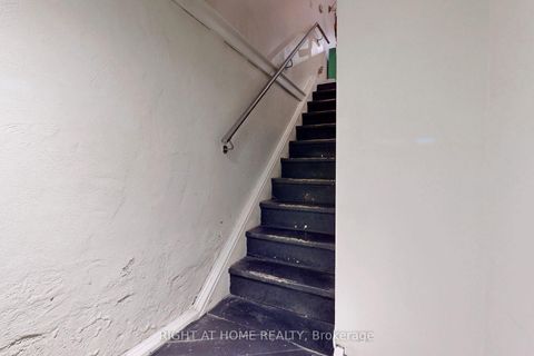 Photo 11 at 394 King Street E, Moss Park, Toronto
