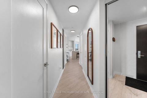 Photo 2 at 1715 - 9000 JANE Street, Vellore Village, Vaughan