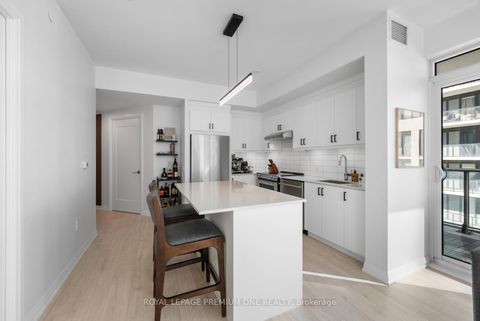 Photo 10 at 1715 - 9000 JANE Street, Vellore Village, Vaughan