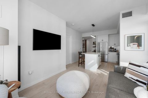 Photo 15 at 1715 - 9000 JANE Street, Vellore Village, Vaughan