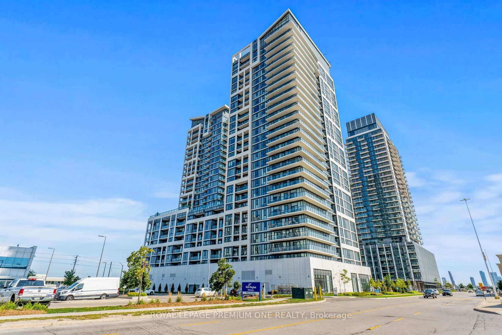 1715 - 9000 JANE Street, Vellore Village, Vaughan 