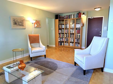 Photo 6 at 817 - 360 Ridelle Avenue, Belgravia, Toronto