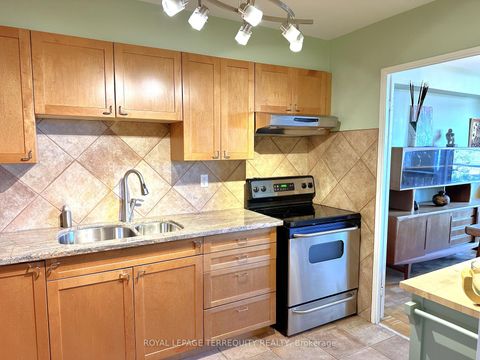 Photo 10 at 817 - 360 Ridelle Avenue, Belgravia, Toronto