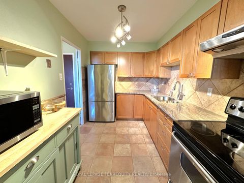 Photo 11 at 817 - 360 Ridelle Avenue, Belgravia, Toronto