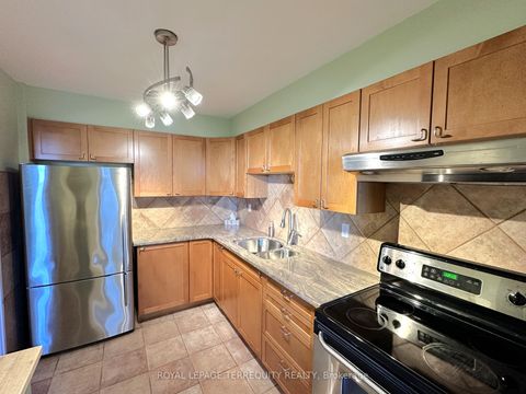 Photo 12 at 817 - 360 Ridelle Avenue, Belgravia, Toronto