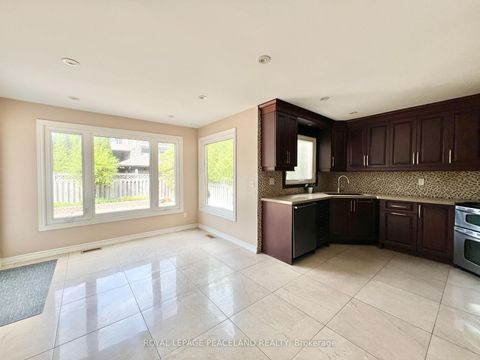 Photo 3 at 186 Marsi Road, North Richvale, Richmond Hill