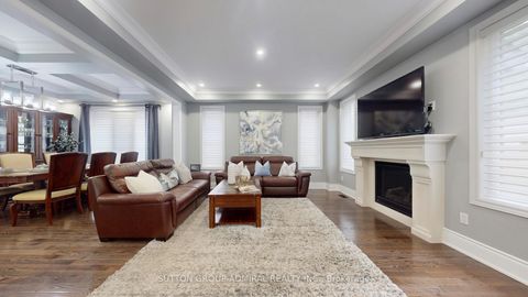 Photo 5 at 7 Fitzmaurice Drive, Patterson, Vaughan