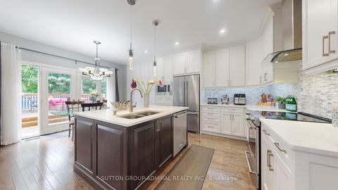 Photo 10 at 7 Fitzmaurice Drive, Patterson, Vaughan