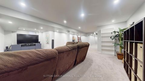 Photo 34 at 7 Fitzmaurice Drive, Patterson, Vaughan