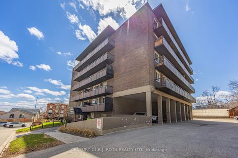 Photo 0 at 32 - 2 Albert Street, North Shore, Barrie