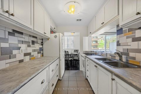 Photo 4 at 32 - 2 Albert Street, North Shore, Barrie