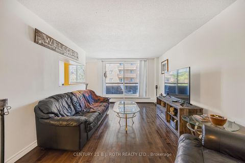 Photo 6 at 32 - 2 Albert Street, North Shore, Barrie