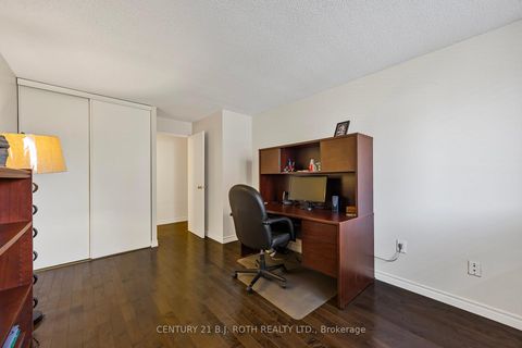 Photo 9 at 32 - 2 Albert Street, North Shore, Barrie