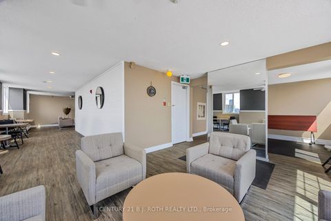 Photo 10 at 32 - 2 Albert Street, North Shore, Barrie