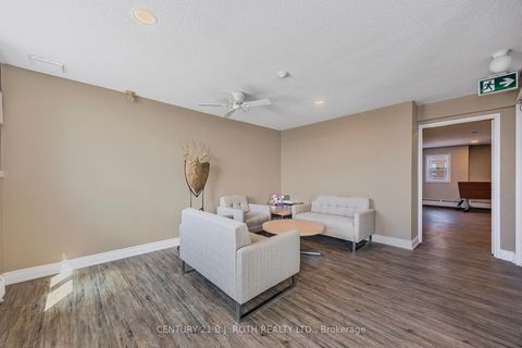 Photo 12 at 32 - 2 Albert Street, North Shore, Barrie