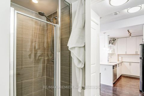Photo 9 at 414 - 560 Front Street W, Waterfront Communities C1, Toronto