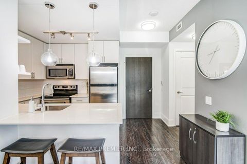 Photo 10 at 414 - 560 Front Street W, Waterfront Communities C1, Toronto