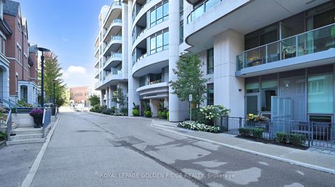 Photo 2 at 224 - 377 Madison Avenue, Casa Loma, Toronto