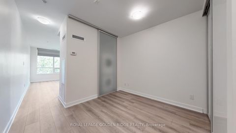 Photo 20 at 224 - 377 Madison Avenue, Casa Loma, Toronto