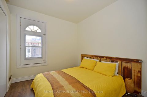 Photo 9 at 13 Gore Street, Bellwoods, Toronto