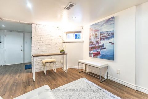 Photo 12 at 13 Gore Street, Bellwoods, Toronto