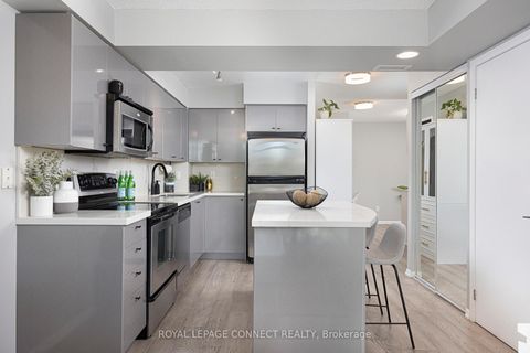 Photo 10 at 609 - 231 Fort York Boulevard, Niagara, Toronto