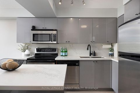 Photo 12 at 609 - 231 Fort York Boulevard, Niagara, Toronto