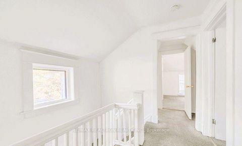 Photo 5 at 16958 Bayview Avenue, Central Newmarket, Newmarket