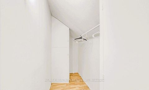 Photo 7 at 16958 Bayview Avenue, Central Newmarket, Newmarket