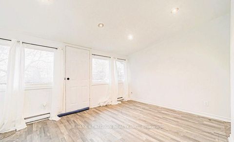 Photo 15 at 16958 Bayview Avenue, Central Newmarket, Newmarket