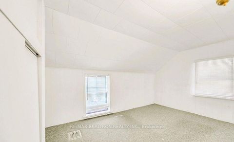 Photo 17 at 16958 Bayview Avenue, Central Newmarket, Newmarket