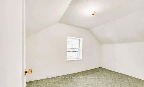 Photo 18 at 16958 Bayview Avenue, Central Newmarket, Newmarket