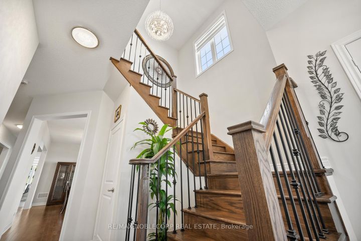 Photo 5 at 68 Inverness Way, Rural Bradford West Gwillimbury, Bradford West Gwillimbury