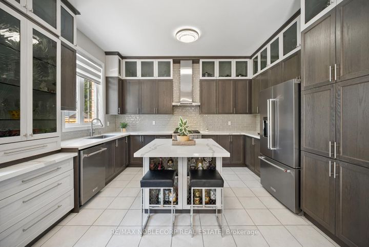 Photo 9 at 68 Inverness Way, Rural Bradford West Gwillimbury, Bradford West Gwillimbury Photo 9 at 68 Inverness Way, Rural Bradford West Gwillimbury, Bradford West Gwillimbury