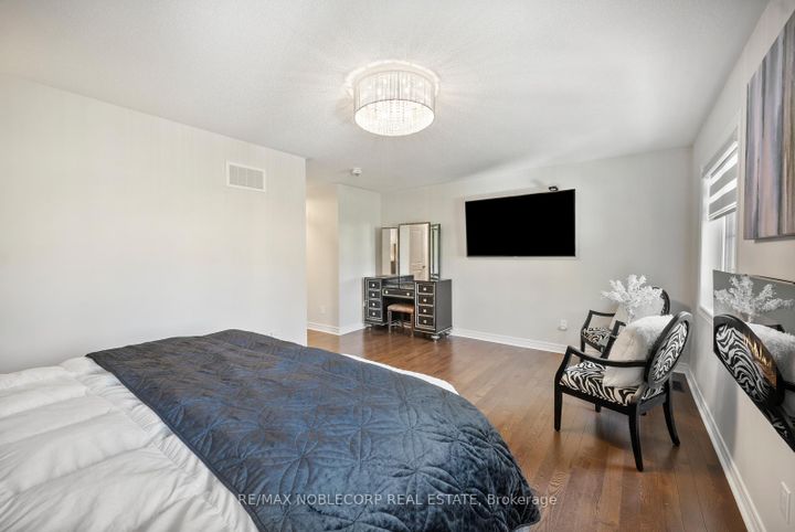 Photo 22 at 68 Inverness Way, Rural Bradford West Gwillimbury, Bradford West Gwillimbury