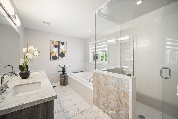 Photo 24 at 68 Inverness Way, Rural Bradford West Gwillimbury, Bradford West Gwillimbury