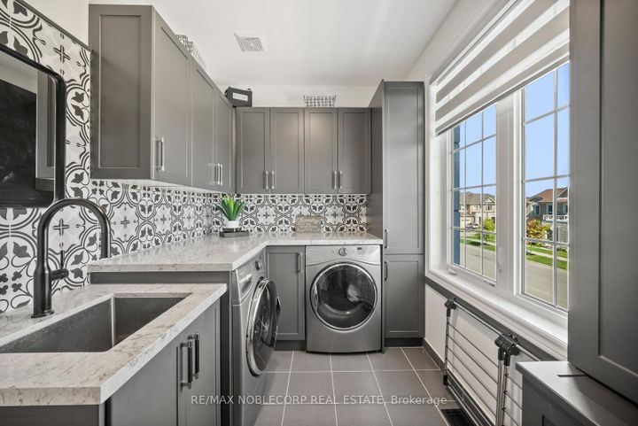 Photo 36 at 68 Inverness Way, Rural Bradford West Gwillimbury, Bradford West Gwillimbury